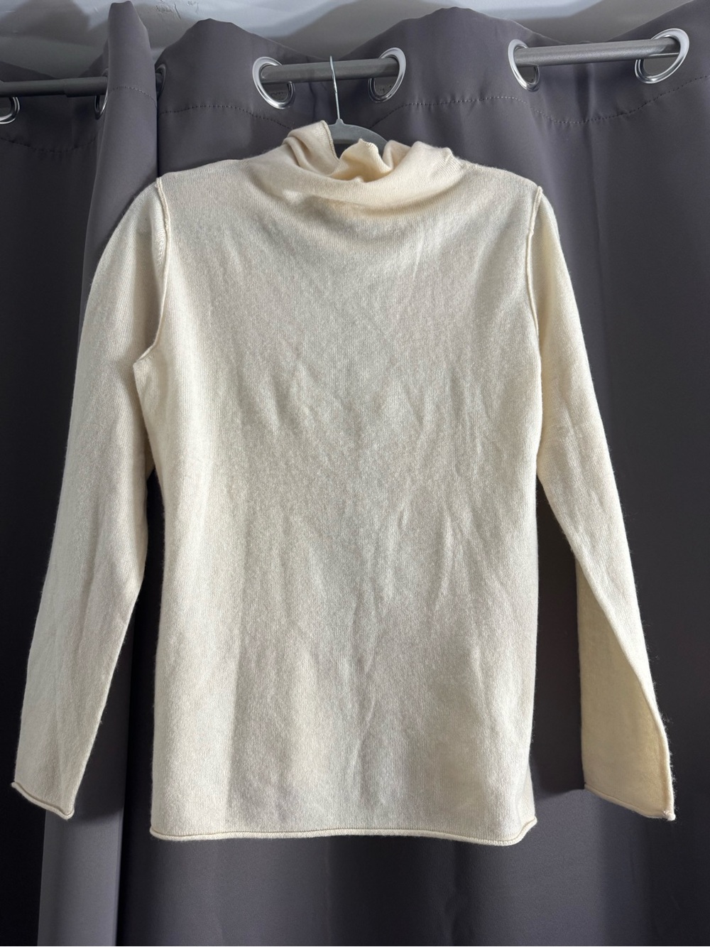 Old Navy 100% Cashmere Cream Turtleneck Long-Sleeve Women's Sweater